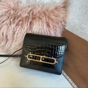 Meet your Posher, Ada